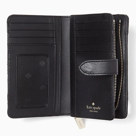 Kate Spade Carey Medium Compartment Bifold Wallet
COLOR: Black
NWT - Picture 4 of 16